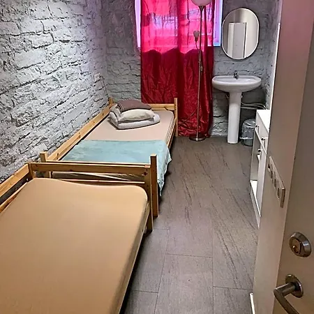 Hostel Sueda *